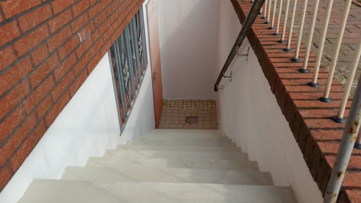 Kellereingang gereinigt und fachgerecht saniert